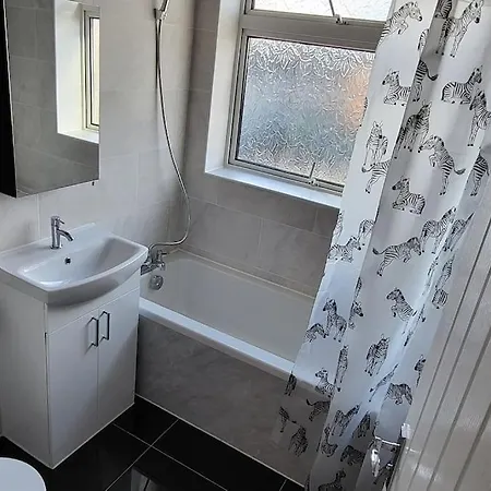 Newly Refurbished 3 Bedroom Flat Bedworth Exterior photo